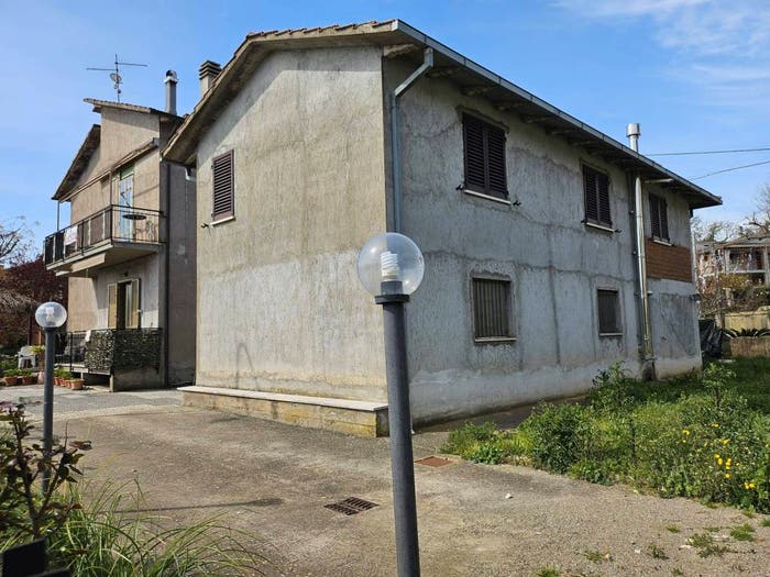 Casa trilocale in vendita in Via Pettinaccia, Giove