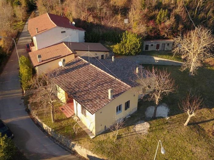 Casa quadrilocale in vendita in Valfabbrica