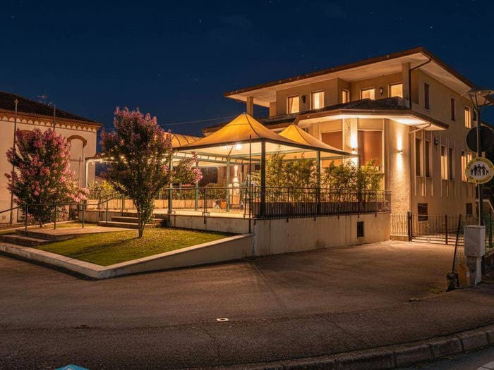 Casa con 6 locali in vendita in Via Pietra, Centro, Agna