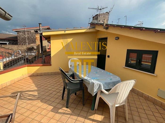 Appartamento con 5 locali in vendita in Vico Carrera, San Castrese, Sessa Aurunca