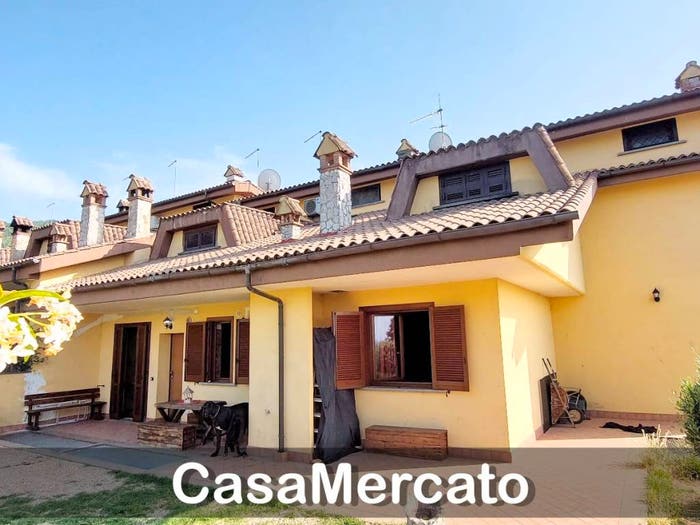 Appartamento quadrilocale in vendita in Via delle Calcare, Centro, Rocca di Papa