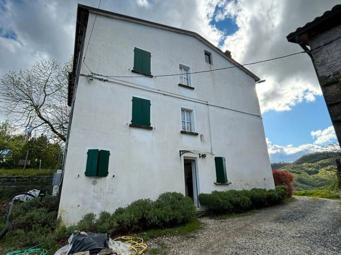 Casa quadrilocale in vendita in Località Spiaggio, Varano de' Melegari