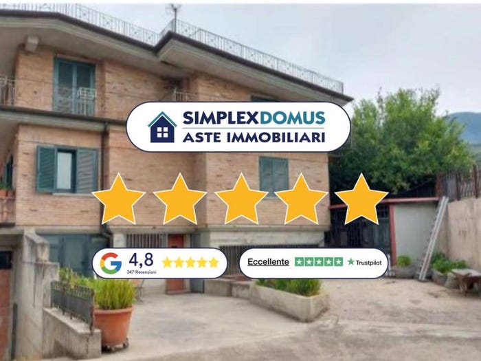 Casa con 6 locali in vendita in Via Libertà, Avella