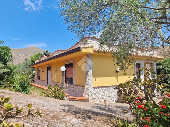 Casa trilocale in vendita in Via degli Orti, Piano Stoppa, Misilmeri