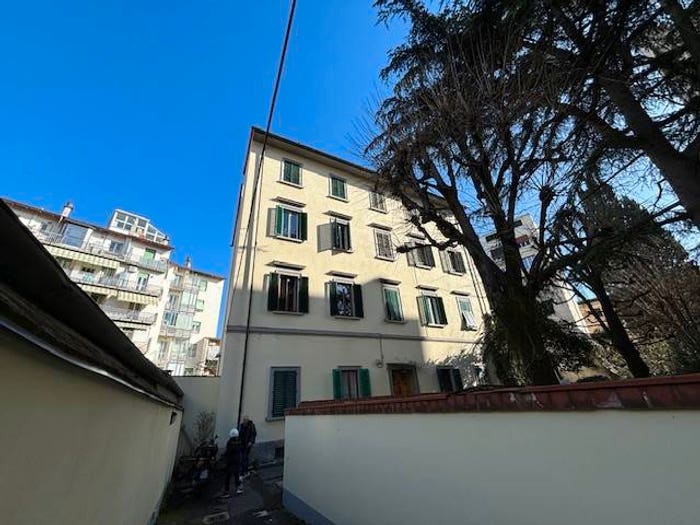 Appartamento quadrilocale in vendita in Via Arnolfo, Beccaria Colombo, Firenze