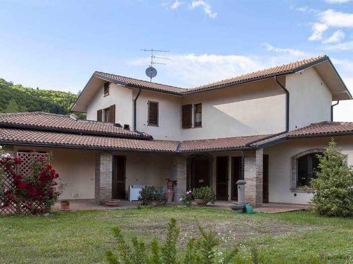 Casa con 6 locali in vendita in Piancastagnaio