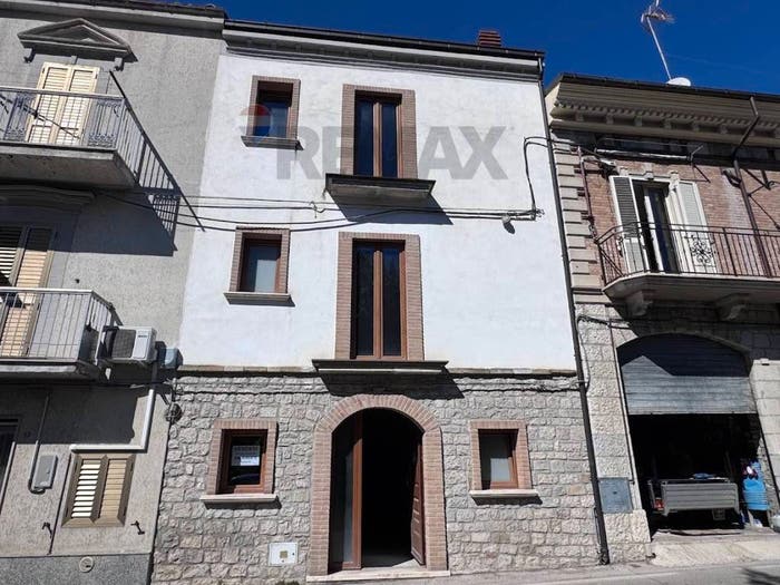 Casa con 5 locali in vendita in Villa Santa Maria