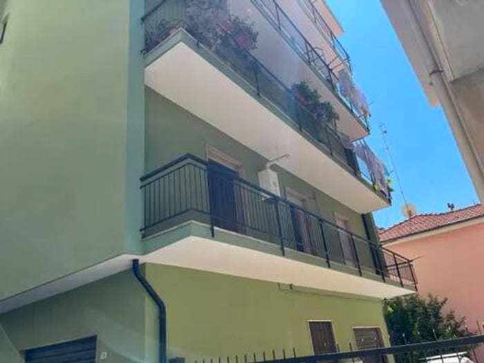 Appartamento quadrilocale in vendita in Via Giardino SNC, Riva Ligure