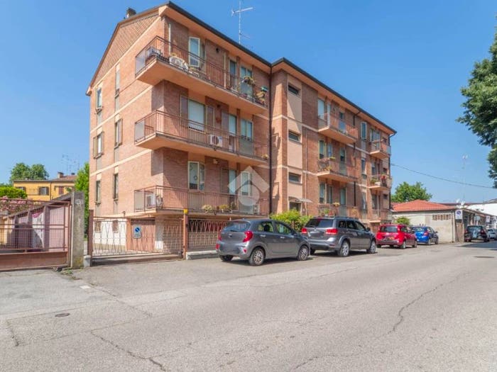Appartamento quadrilocale in vendita in Via Fratelli Aventi, Foro Boario, Ferrara