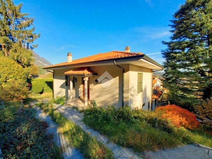 Casa con 6 locali in vendita in Via S Salvatore, Centro, Ponte Lambro