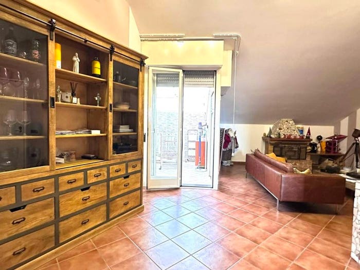 Casa trilocale in vendita in Via Guindazzi, Pollena Trocchia