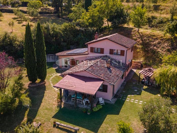 Casa con 6 locali in vendita in Vocabolo Uppiano, Città di Castello