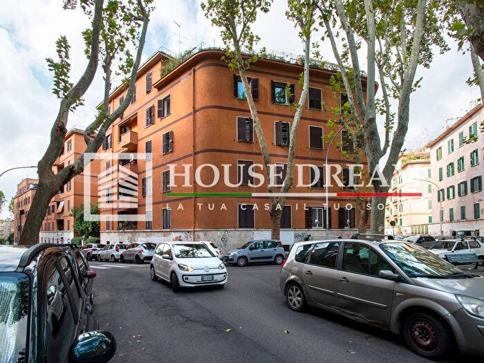 Appartamento bilocale in vendita in Via Guendalina Borghese, Garbatella, Roma