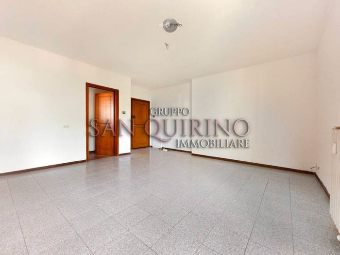 Appartamento trilocale in vendita in Via Petrarca, Centro, Moglia