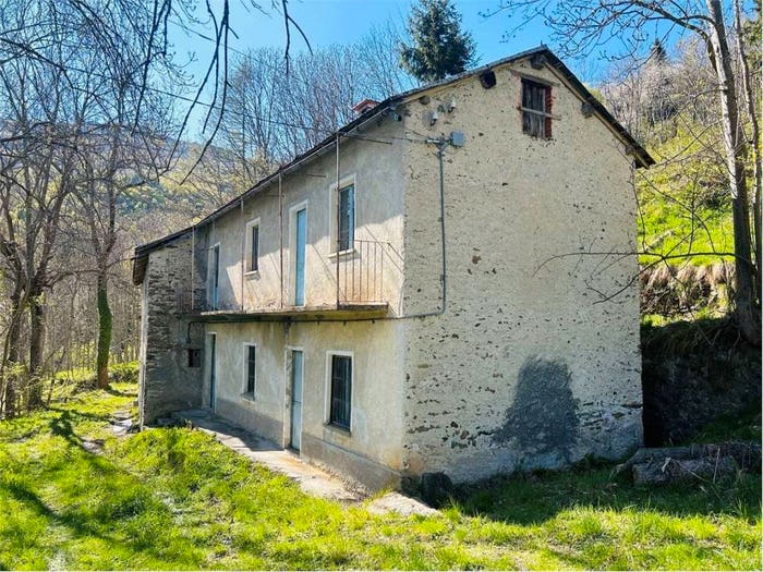 Casa con 6 locali in vendita in Frazione Deversi, Garessio