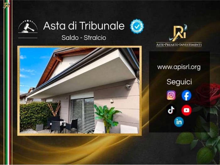 Casa trilocale in vendita in Via Daniele Crespi, Centro, Carate Brianza