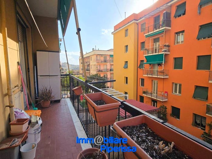 Appartamento bilocale in vendita in Via Raffaele Ricca, Staglieno, Genova