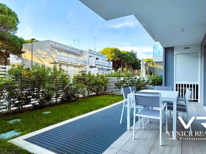 Appartamento trilocale in vendita in viale oriente, Pineta, Jesolo