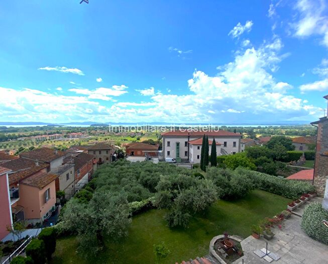 Appartamento trilocale in vendita in Via Ritorta, Tuoro Sul Trasimeno
