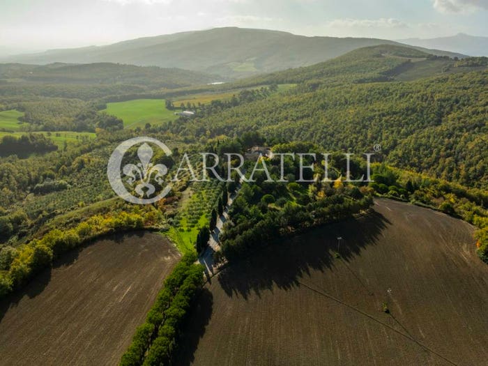 Casa con 6 locali in vendita in Via Villa Bianca, Montepulciano