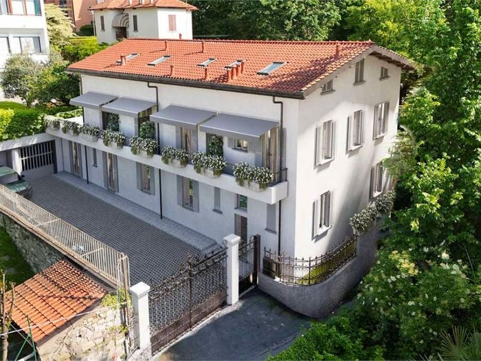 Appartamento quadrilocale in vendita in VIA CARONTI, Villa Olmo, Como