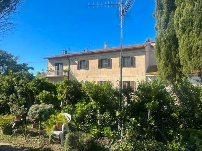 Appartamento con 6 locali in vendita in Rispescia, Grosseto