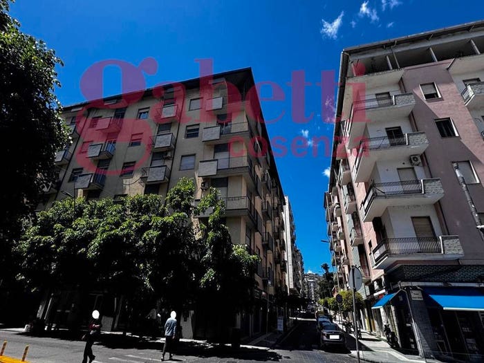 Appartamento trilocale in vendita in Cosenza via Alimena snc, Centro, Cosenza