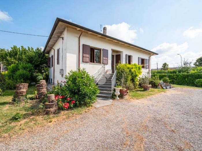 Casa quadrilocale in vendita in Via Pietro Molardi, Centro, Gonzaga