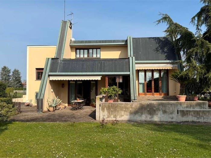 Casa con 6 locali in vendita in via Madonna del Podgora, Centro, San Giovanni al Natisone