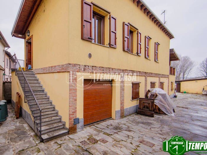 Casa trilocale in vendita in Via Cascina Mensi, Cascina Vecchia, Albuzzano