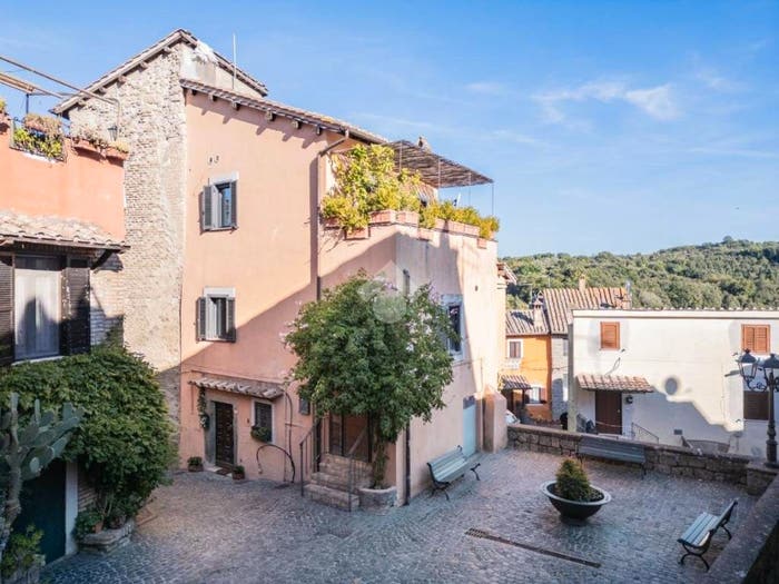 Casa quadrilocale in vendita in Piazza fornaccio, Centro, Campagnano di Roma