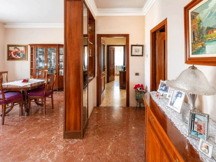 Appartamento trilocale in vendita in via giugno, Centro, Magliano Sabina