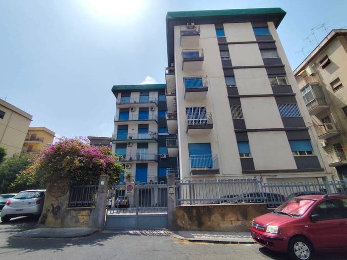 Appartamento con 6 locali in vendita in Gioeni, Catania