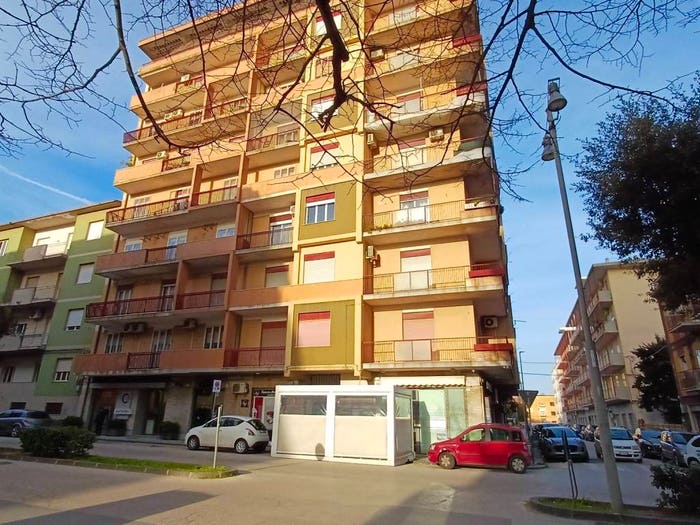 Appartamento quadrilocale in vendita in Viale Mario Milazzo, Centro, Caltagirone