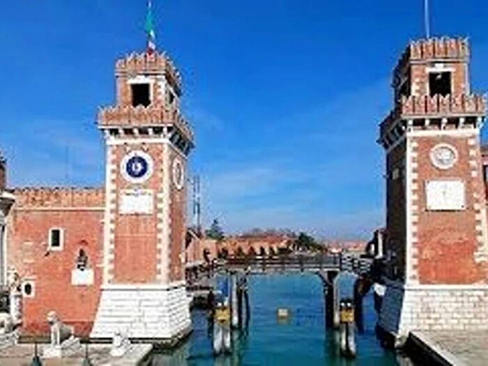 Appartamento con 6 locali in vendita in Campo San Martin SNC, Santi Giovanni e Paolo Santa Maria Formosa, Venezia