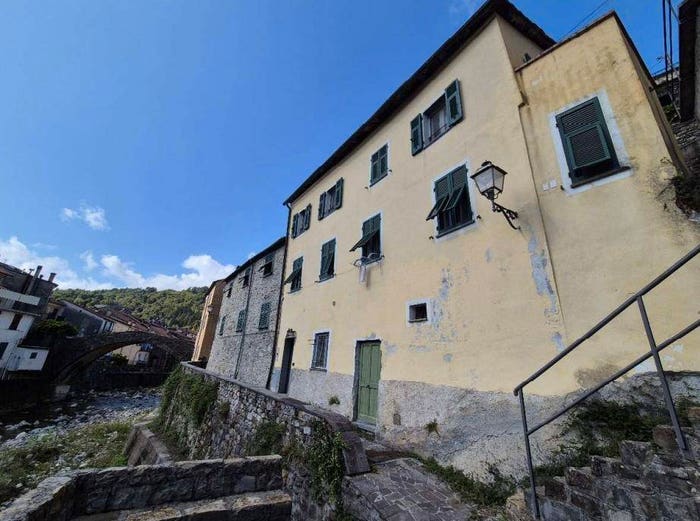 Appartamento trilocale in vendita in Via Gresino, Centro, Varese Ligure
