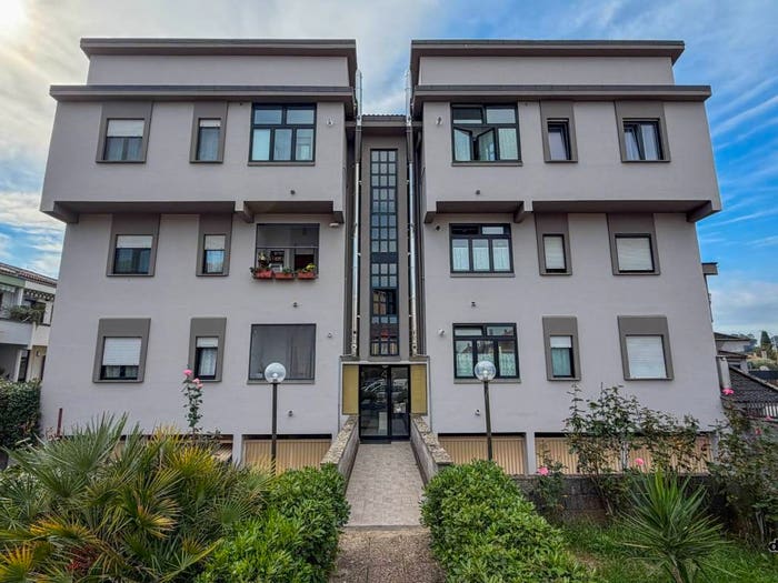 Appartamento con 5 locali in vendita in Via Reginaldo Caffarelli, Centro, Sutri