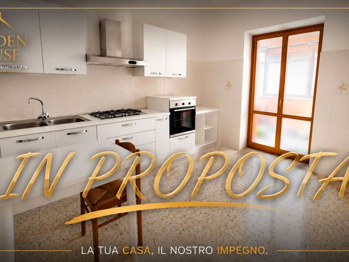 Appartamento trilocale in vendita in Via Achille Grandi, Centro, Colleferro
