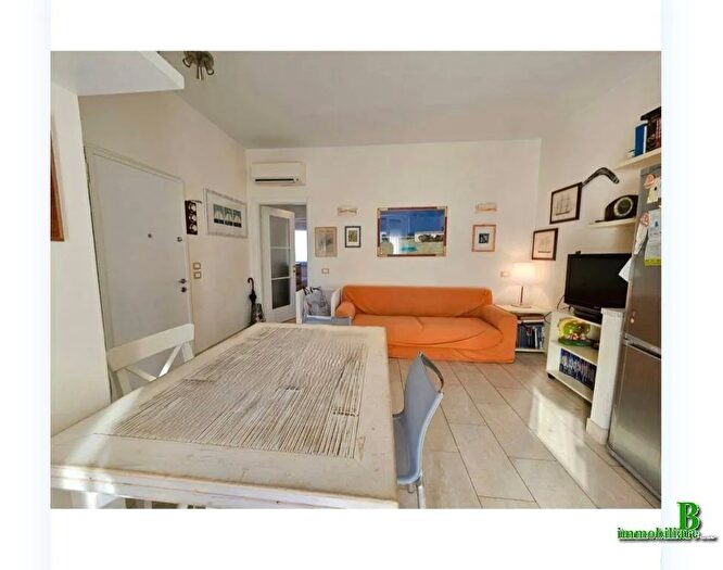 Appartamento trilocale in vendita in Viareggio