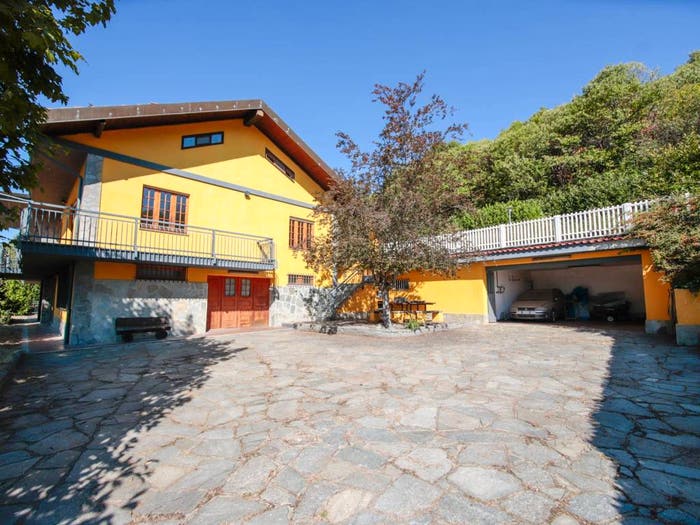 Casa con 6 locali in vendita in Via Castelvecchio, Montalenghe