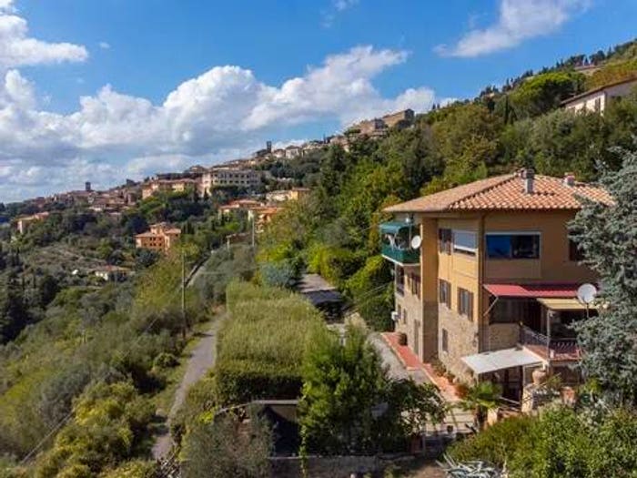 Casa con 6 locali in vendita in Le Contesse Case Sparse No Number, Cortona