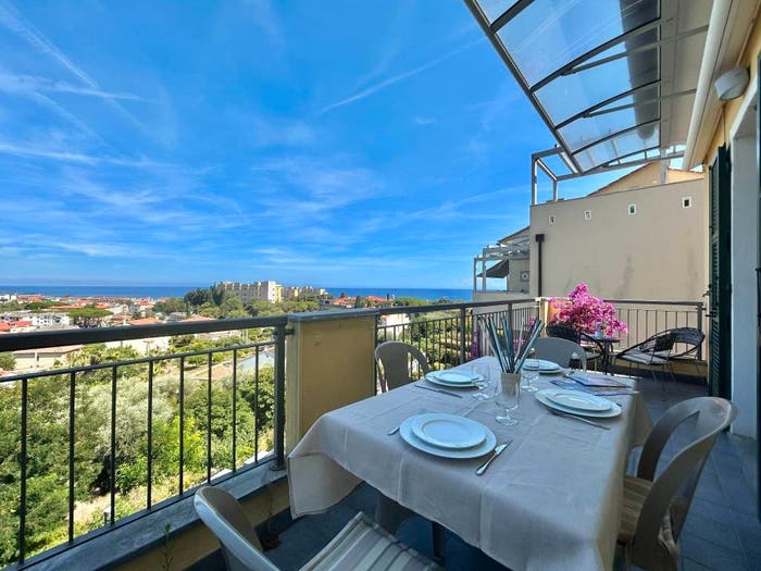 Appartamento con 5 locali in vendita in Via Felice Cascione, Centro, Pietra Ligure