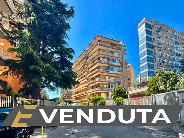 Appartamento quadrilocale in vendita in Via Francesco Netti, Arenella, Napoli
