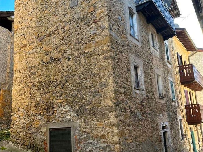 Casa con 6 locali in vendita in Via Cugno, Santa Brigida