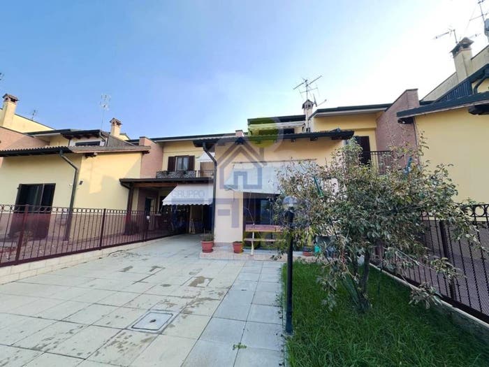 Casa con 5 locali in vendita in via salvo d'acquisto, Vidardo, Castiraga Vidardo