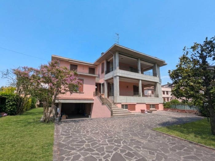 Casa quadrilocale in vendita in Via Mohandas Gandhi, Centro, Collecchio