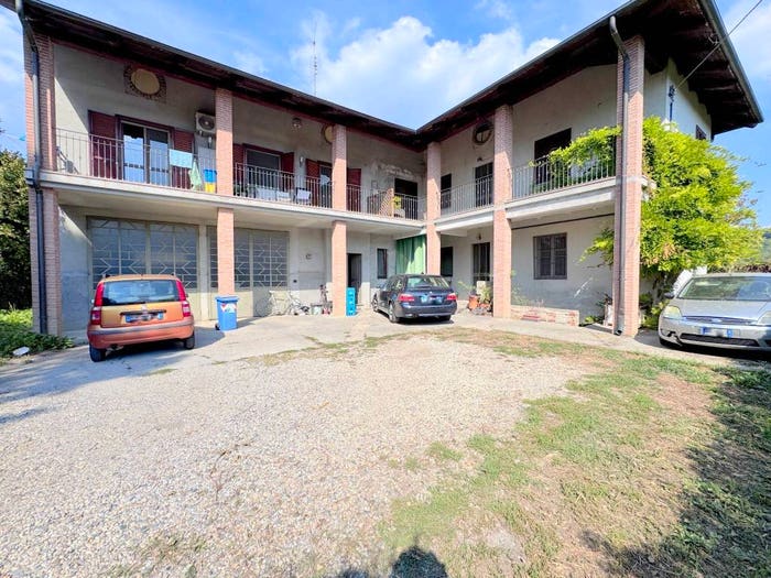 Casa con 6 locali in vendita in Strada Vallere, San Pietro, Moncalieri