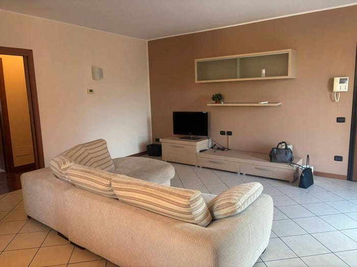 Appartamento trilocale in vendita in Azzano San Paolo