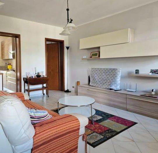 Casa con 6 locali in vendita in Marina di Massa Centro, Massa