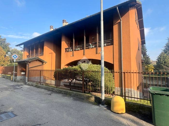 Appartamento trilocale in vendita in Via oglio, Cesate